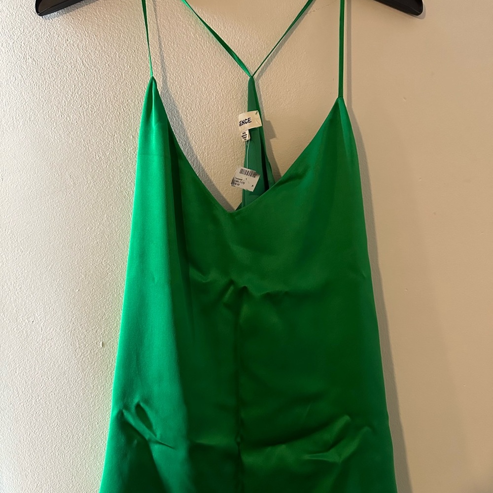 NWT L'AGENCE Kylee Racerback Silk Tank Top Blouse Size Medium Green - Picture 4 of 9